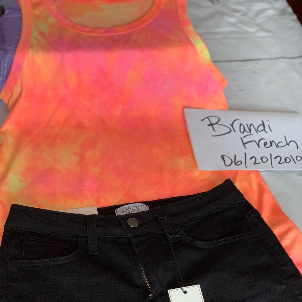 Judy Blue / Tie Dye boutique top